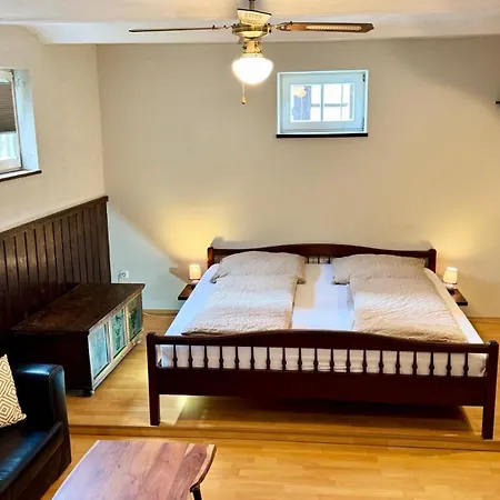 Schlossgut Franken Apartment *